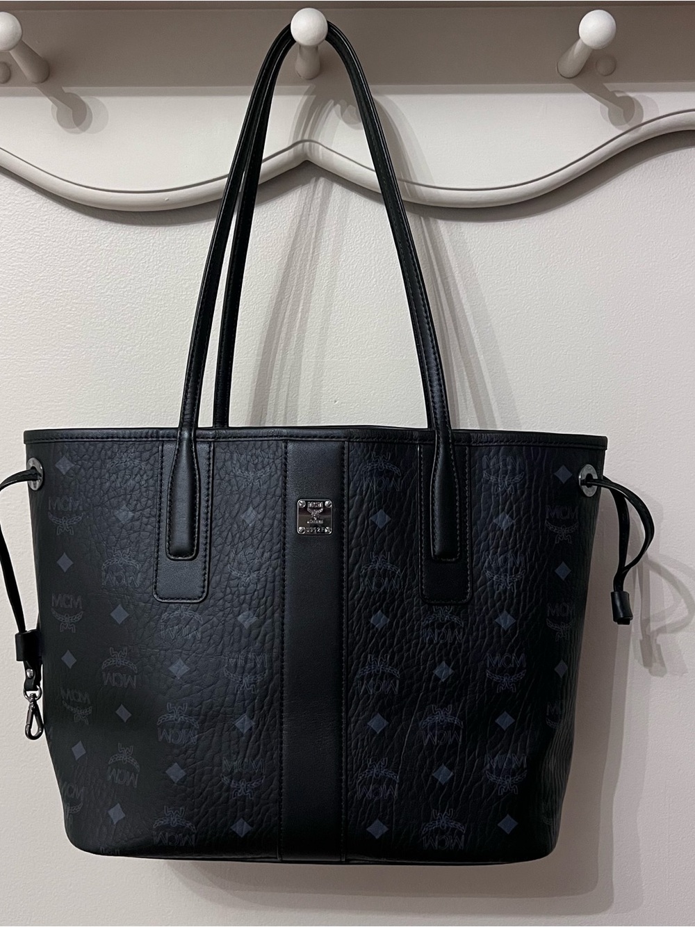 MCM Reversible Visetos Medium Shopper Tote - Black